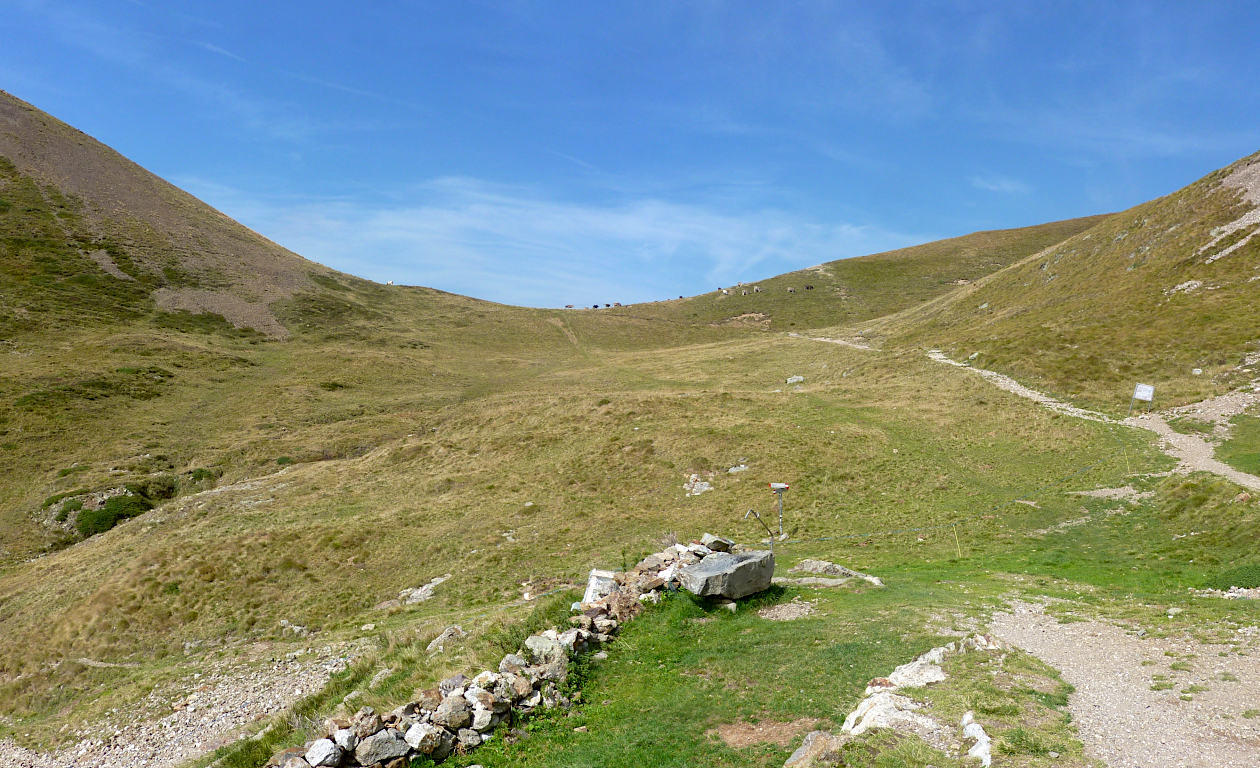 Il passo di Camisolo, a soli 200 m dal rif. Grassi.