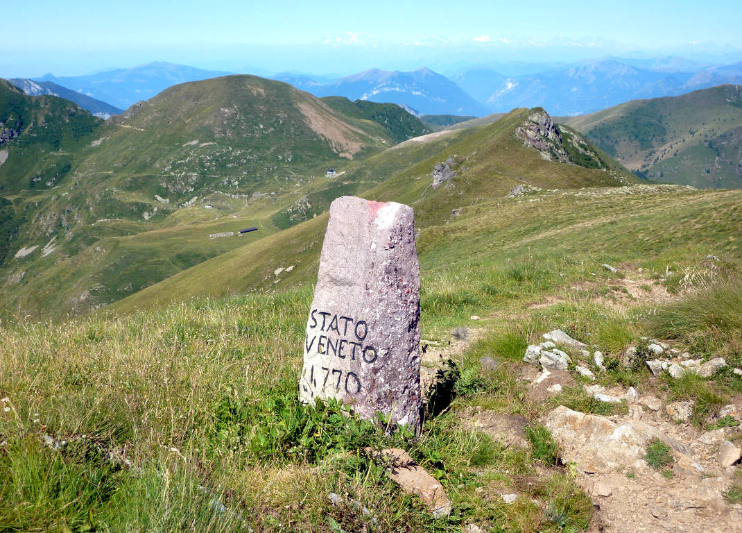 L'antico confine tra Stato Veneto e Stato di Milano. Il rif. Grassi visibile poco sopra il "Termenù"
