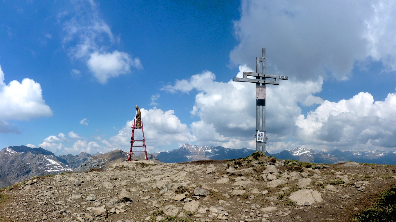 EXTRA (E): salire dal 150A - per la cresta SO o per quella E - al M. Sodadura. In vetta.