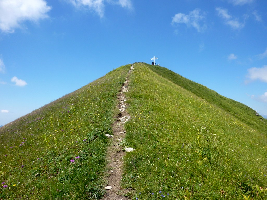 Il M. Vodala visto dalla cresta che lo unisce alla Cima Benfit.