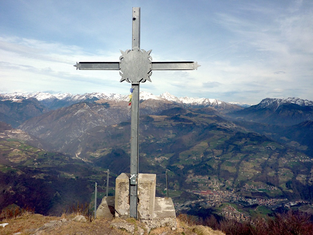 Alla panoramica croce del P.zo Grande.
