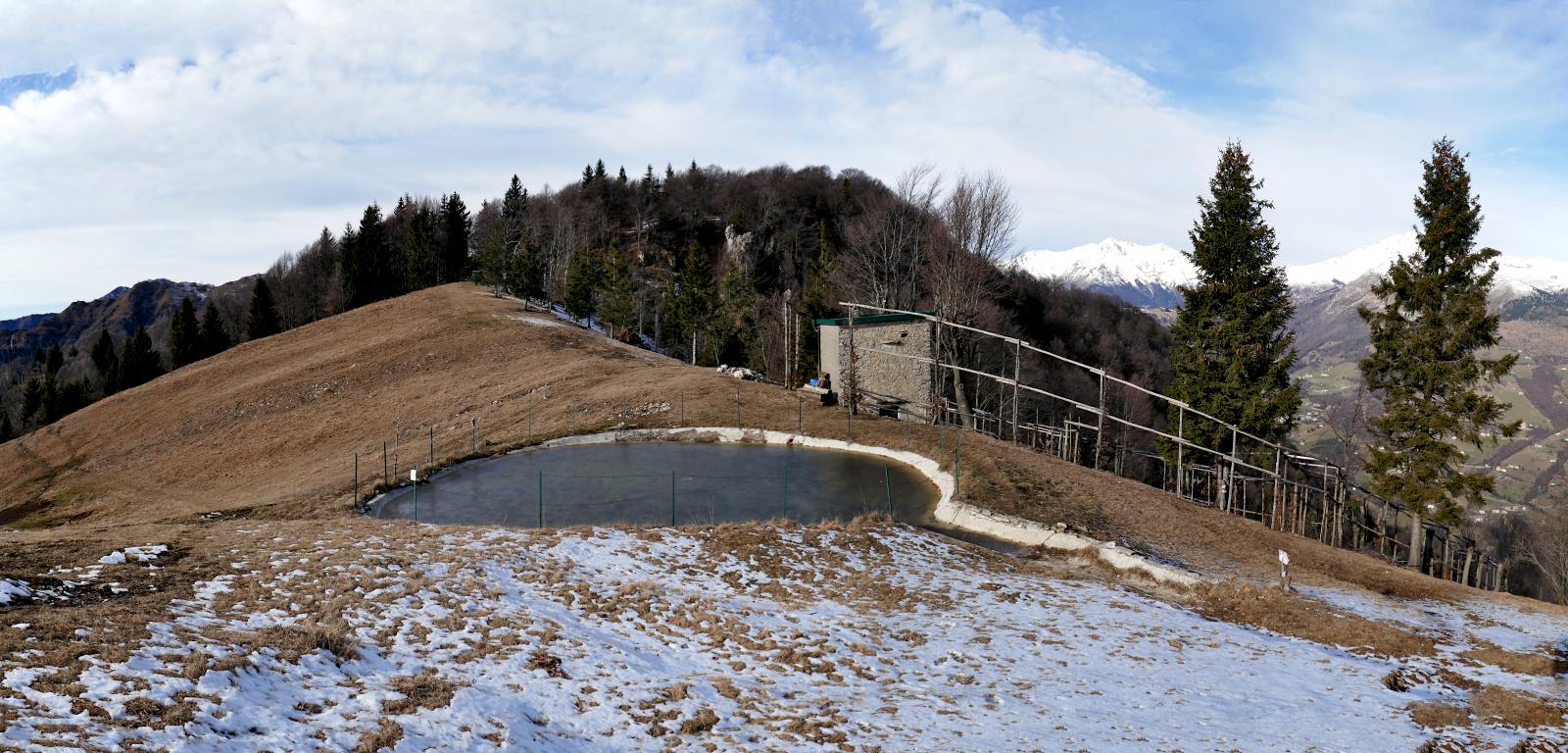 Sul crinale tra Cima di Cavlera (là dinnanzi) e Cima di Tisa (alle spalle).