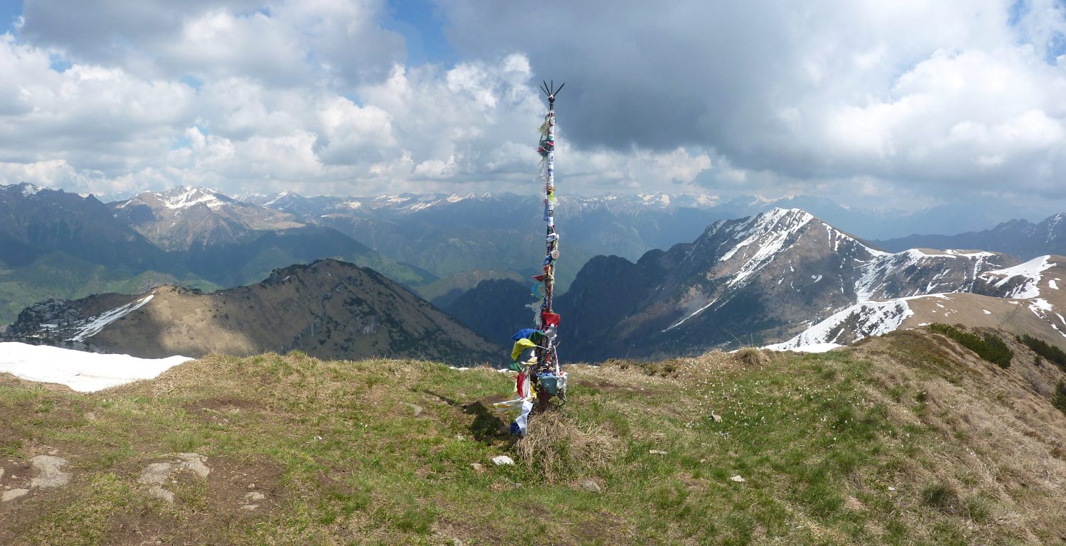 EXTRA (E): salire dal 150A - per la cresta SO o per quella E - al M. Sodadura. In vetta.