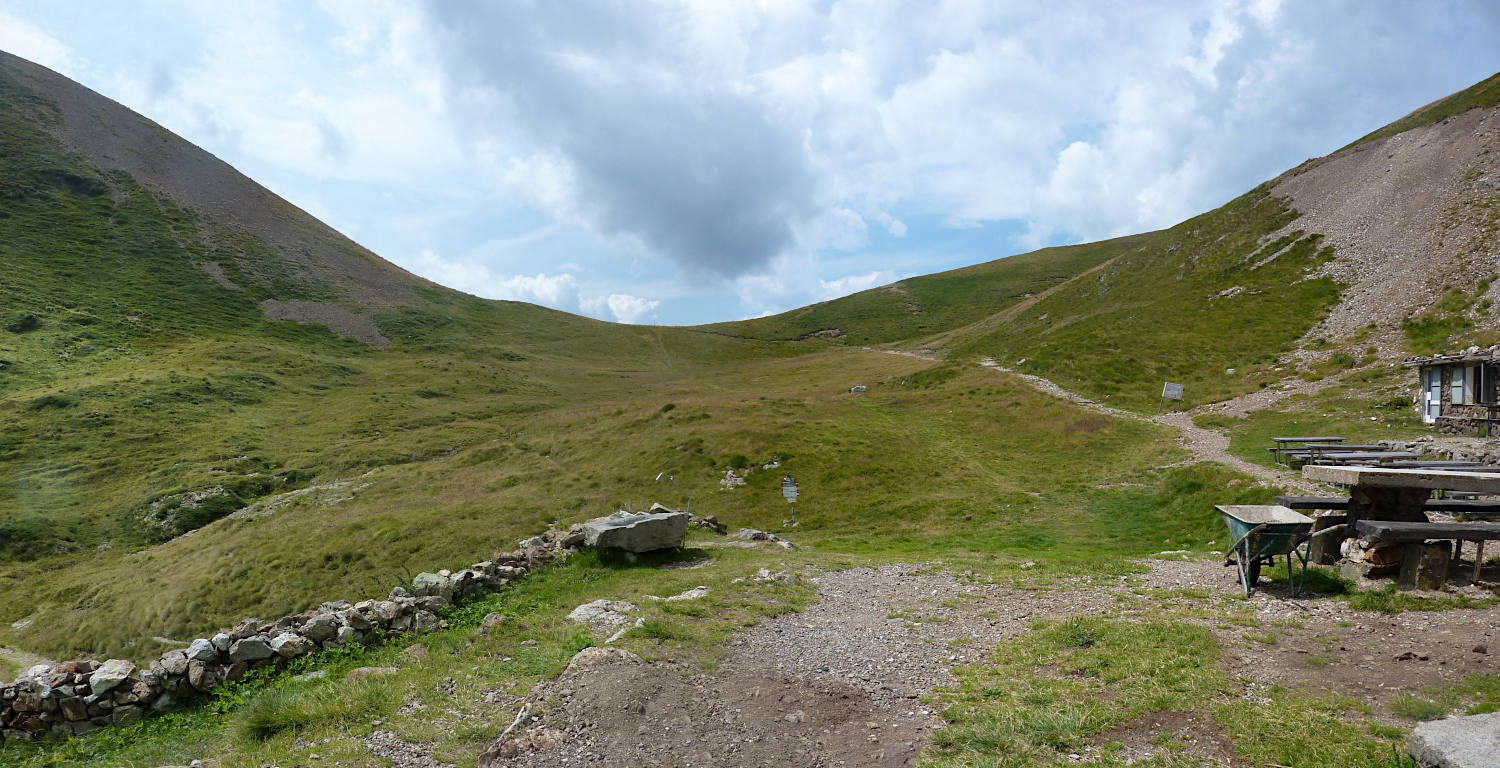Il passo di Camisolo, a soli 200 m dal rif. Grassi.