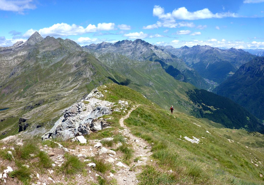 EXTRA (E, 20'): salire al M. Madonnino dal sent. 230. Vista dalla vetta.