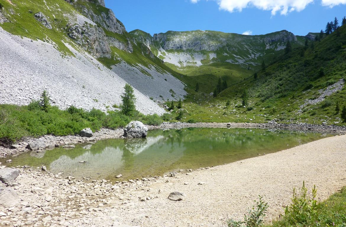 Giungendo al laghetto Spigorel (o laghetto di Vigna Vaga). Là in fondo: il M. Barbarossa.