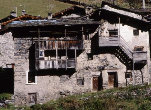 Pagliari: la memoria nella pietra