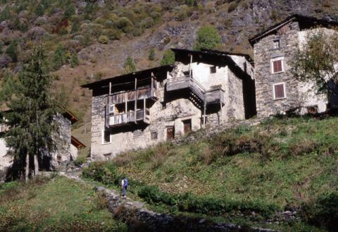 Pagliari: la memoria nella pietra