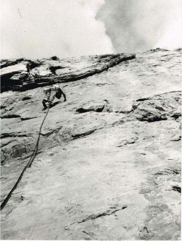 Scuola di roccia nel Mare in Burrasca (Presolana) 