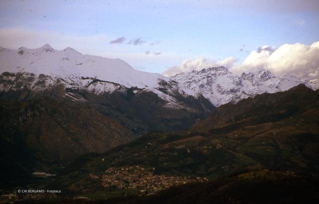 Vista sulle Orobie da santuario d'Altino
