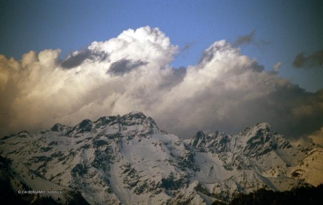 Vista sulle Orobie da santuario d'Altino