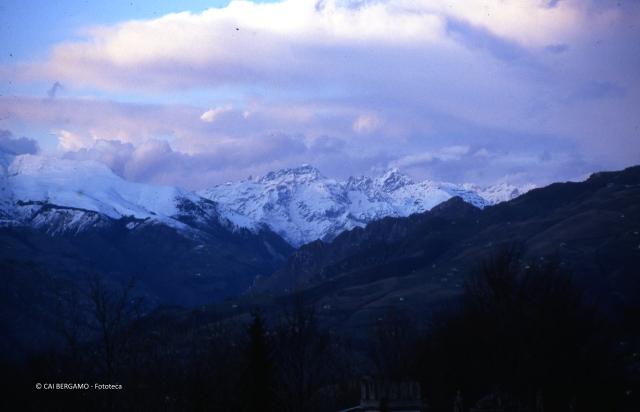 Vista sulle Orobie da santuario d'Altino