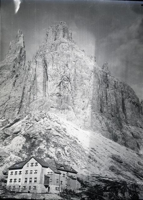 RIFUGIO VAJOLET