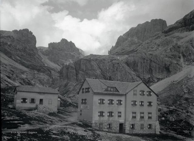 RIFUGIO VAJOLET
