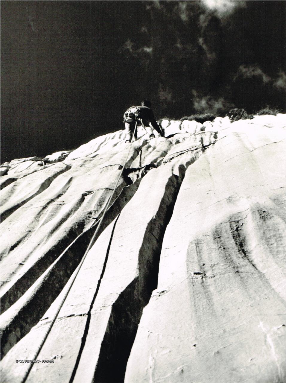 Alpinista in cordata