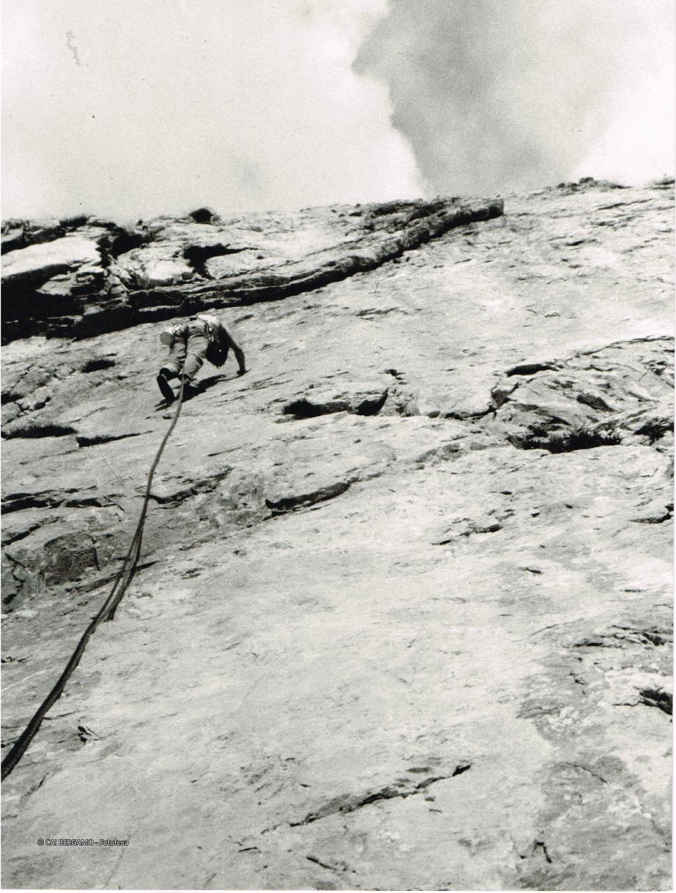 Alpinista in cordata