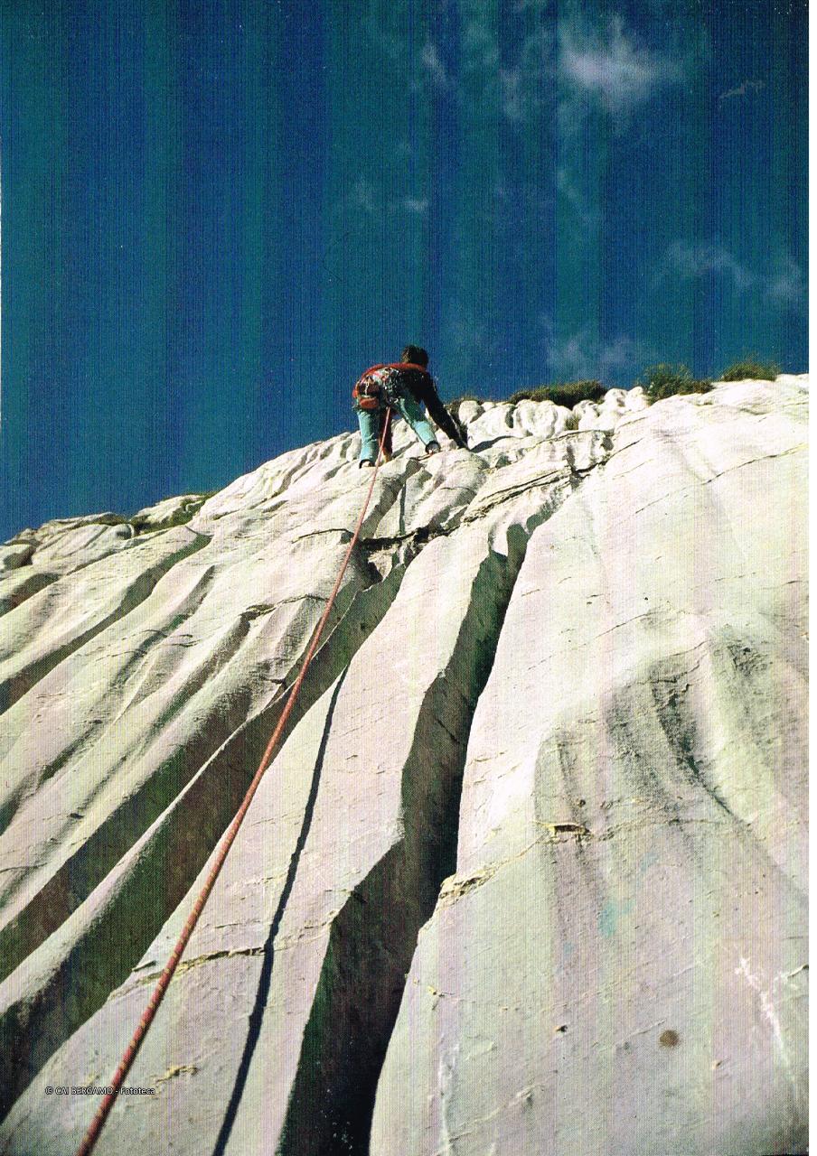 Arrampicata sulle rocce del "Mare in burrasca" (Presolana)