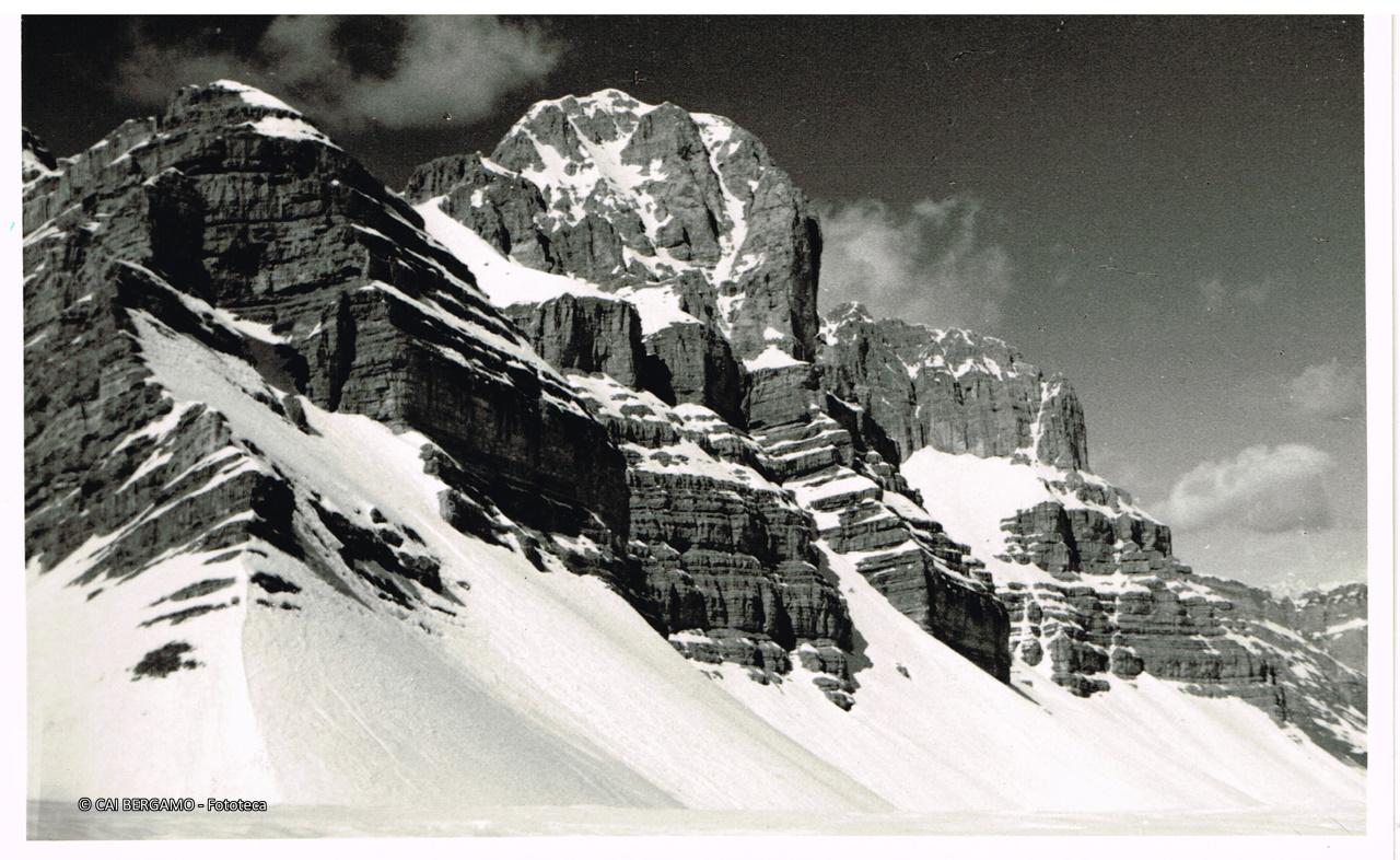 "La Pietra Grande dal Passo del Grostè - 23-3-52" 