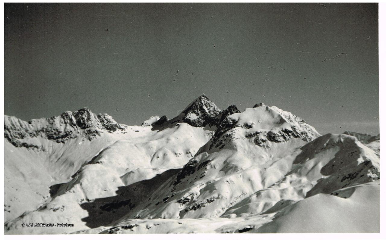 Il Pizzo del Diavolo di Tenda e il M. Grabiasca dalla cresta del M. Cabianca