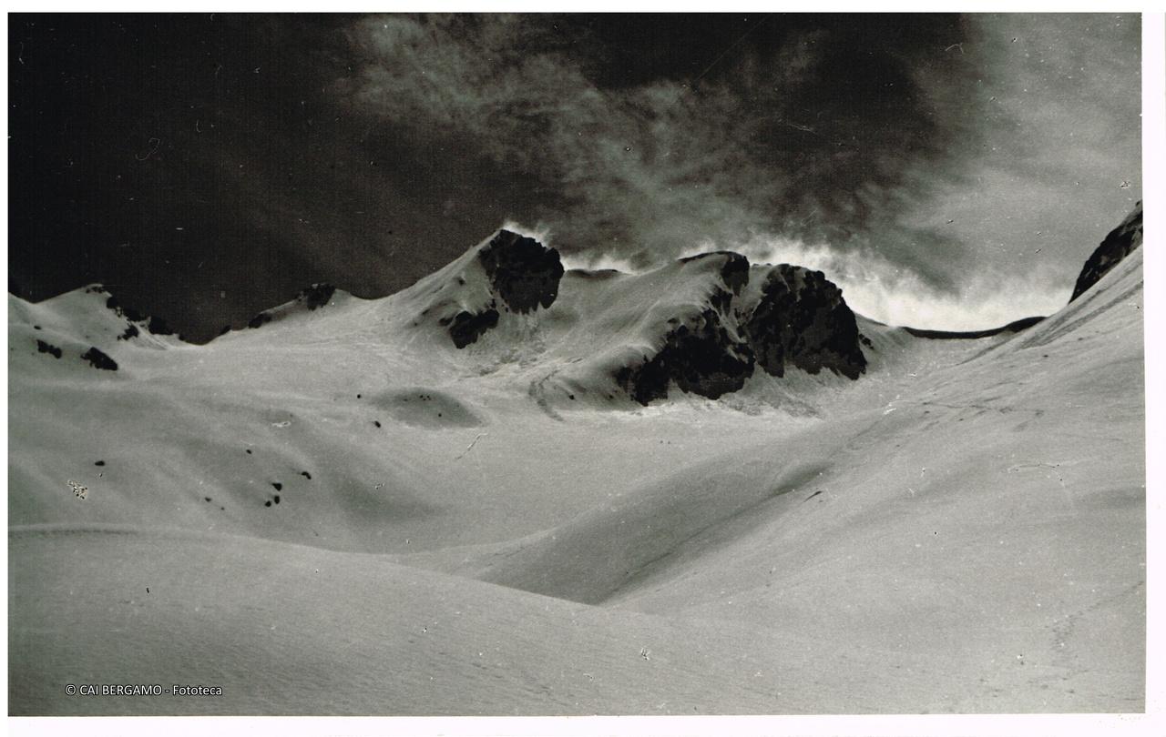 Il ghiacciaio del Gleno e il Monte Gleno visti dal Pizzo di Recastello