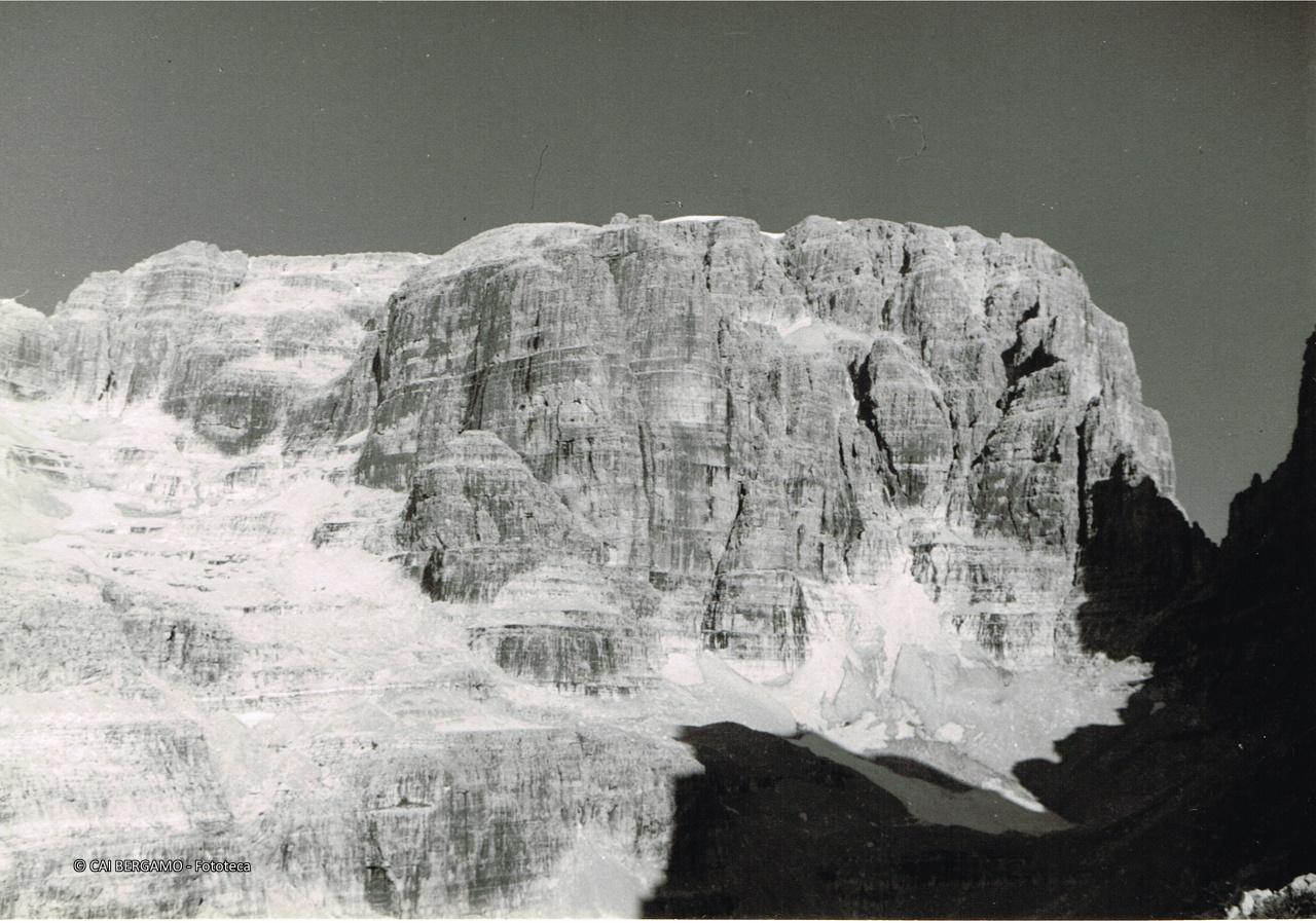 Il massiccio della Cima Tosa dalle pendici della Brenta Bassa