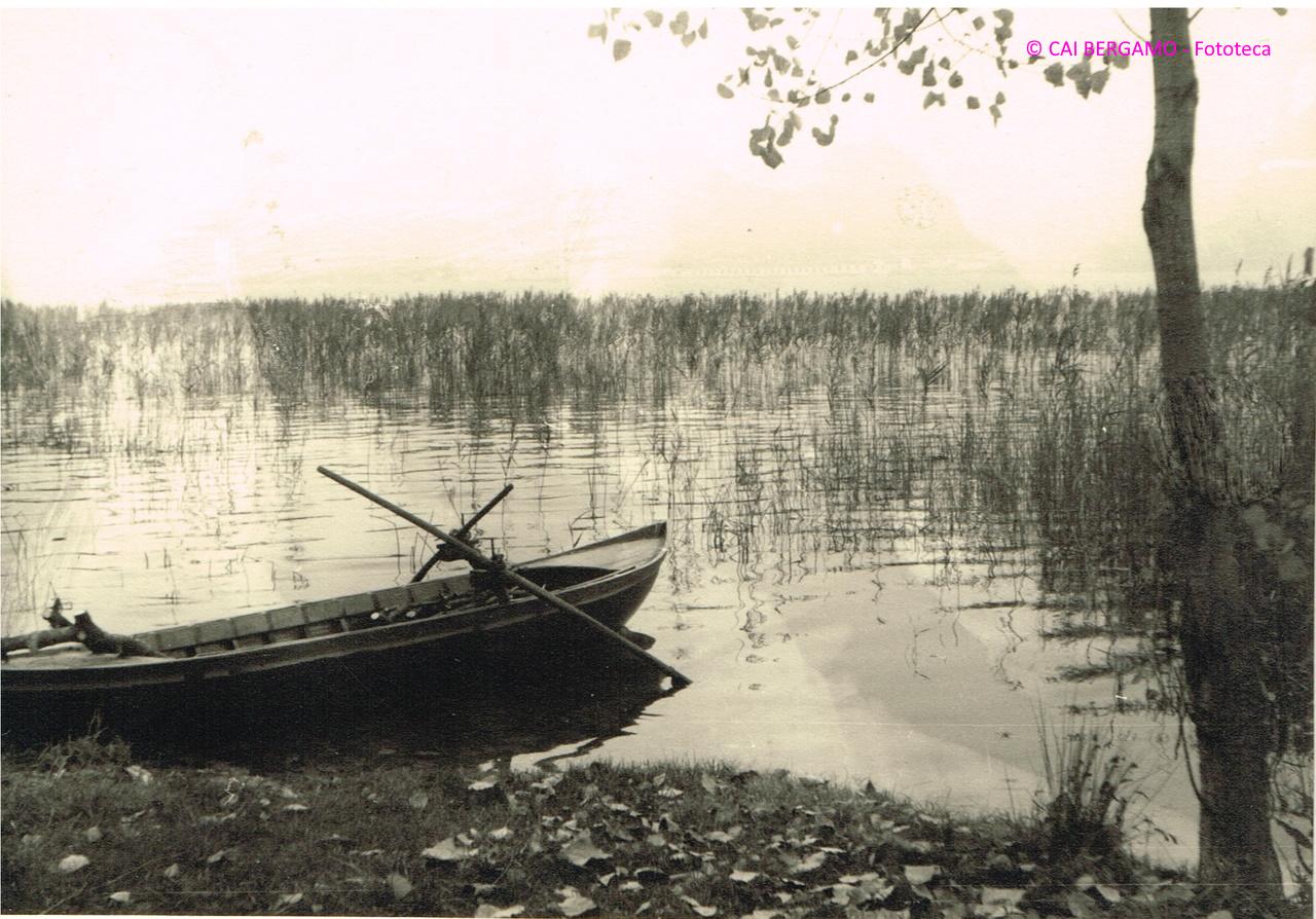 Barca sul lago