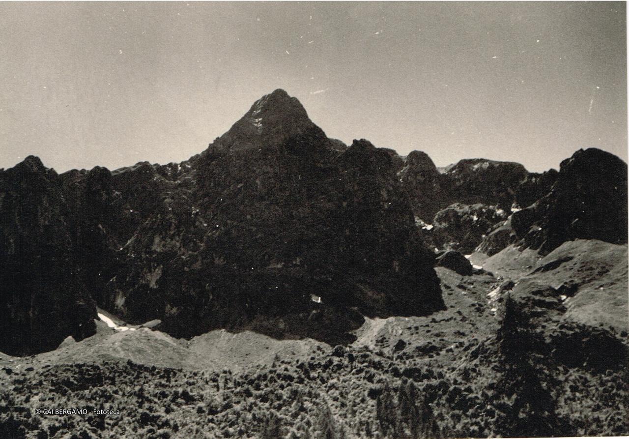 "L'anticima orientale dell'Arera vista dall'Alpe del Vaghetto"