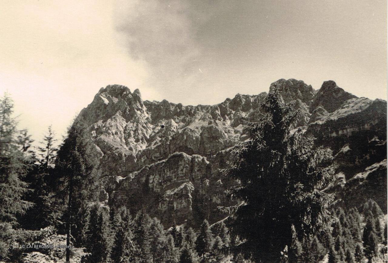 "Cima di Valmora - versante settentrionale - vista dall'Alpe del Vaghetto"