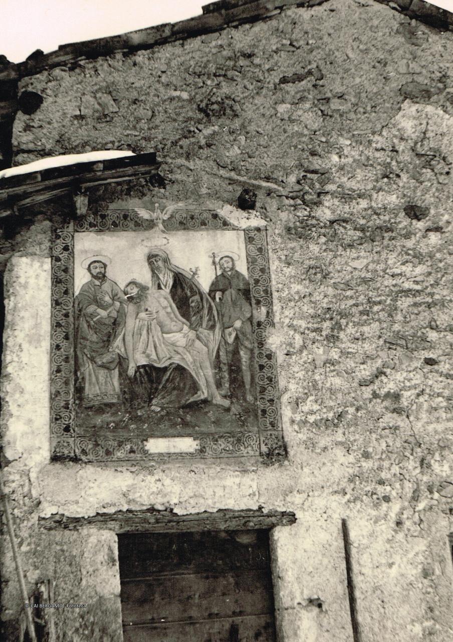 "Affresco sulla parete esterna della baita a quota 999 in Valle Caprioli"