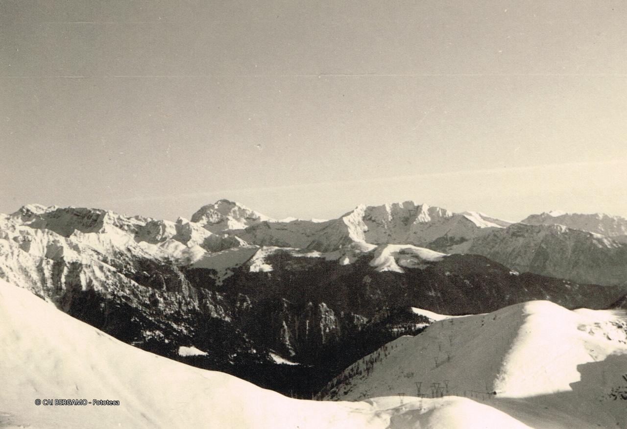 "Dal Passo San Marco verso il Pietra Quadra, l'Arera, il Menna e l'Alben"