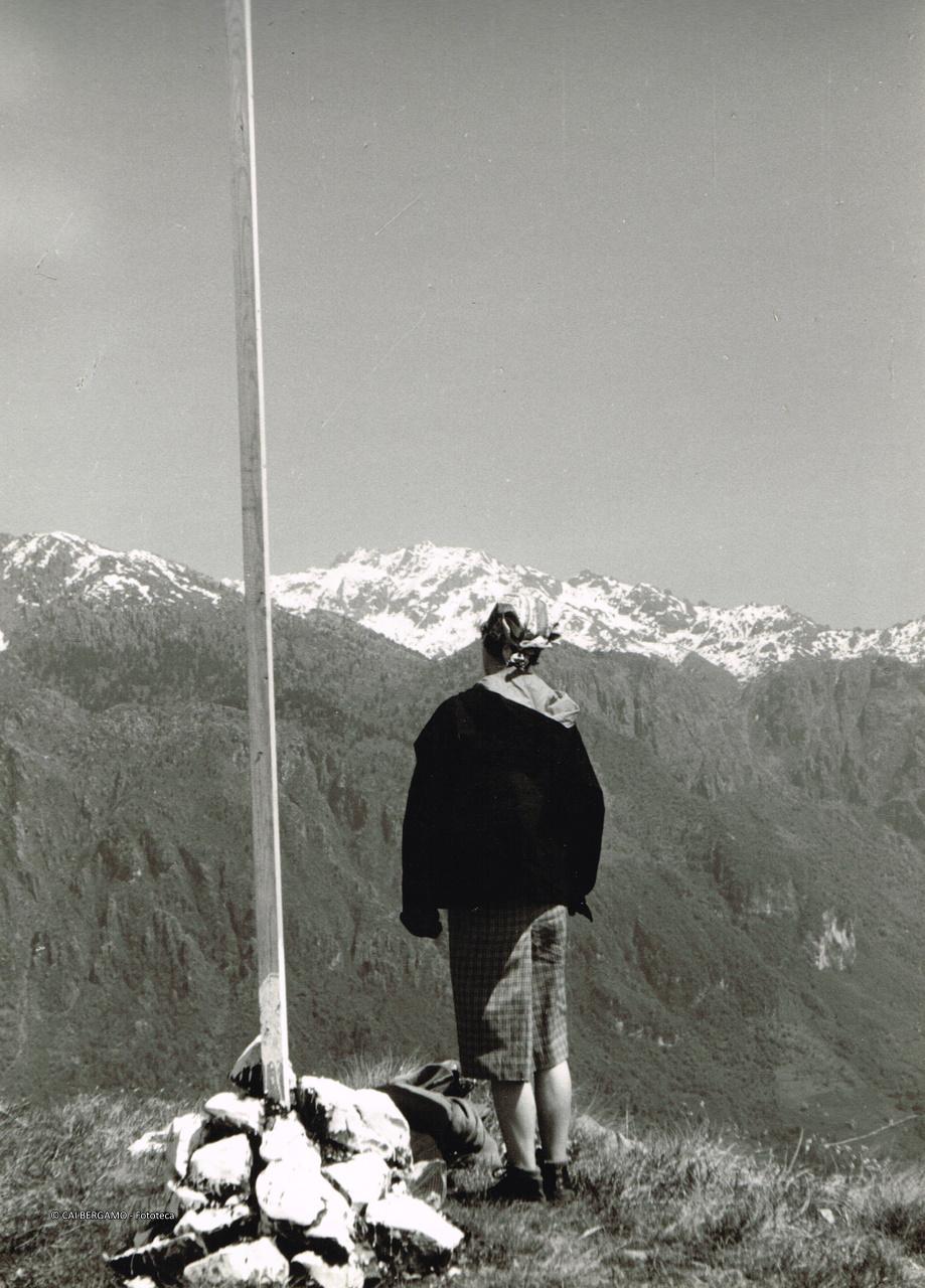 "Dalla vetta del M. Zucco verso l'Alben"