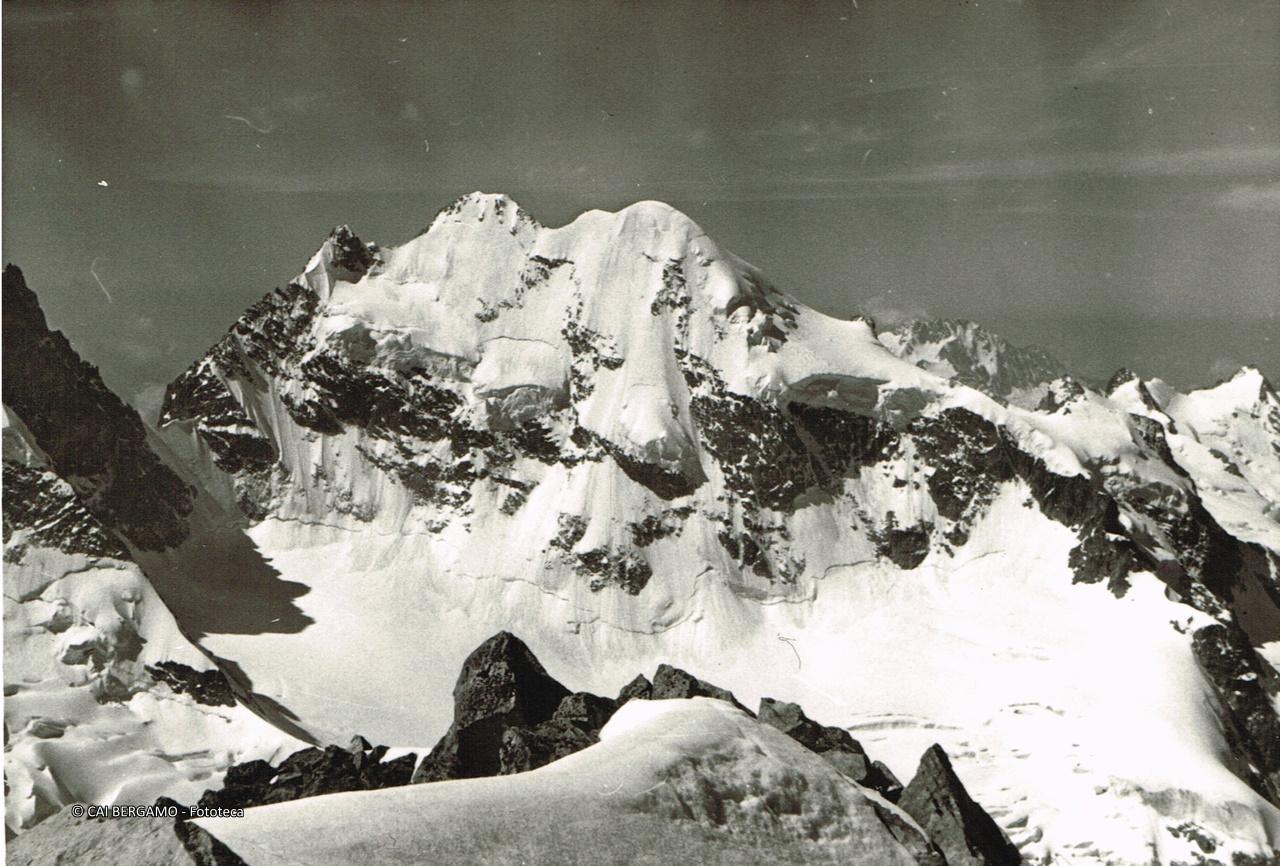 "Parete nord del Piz Roseg vista dalla vetta del Piz Morteratsch" 