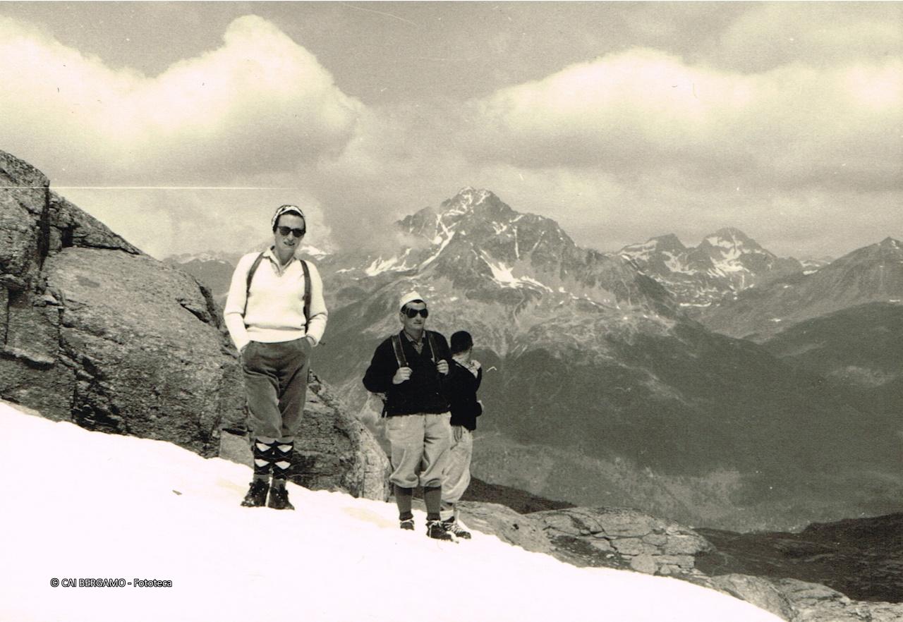 "Salendo al Piz Corvatsch - Sfondo il Piz Julier"