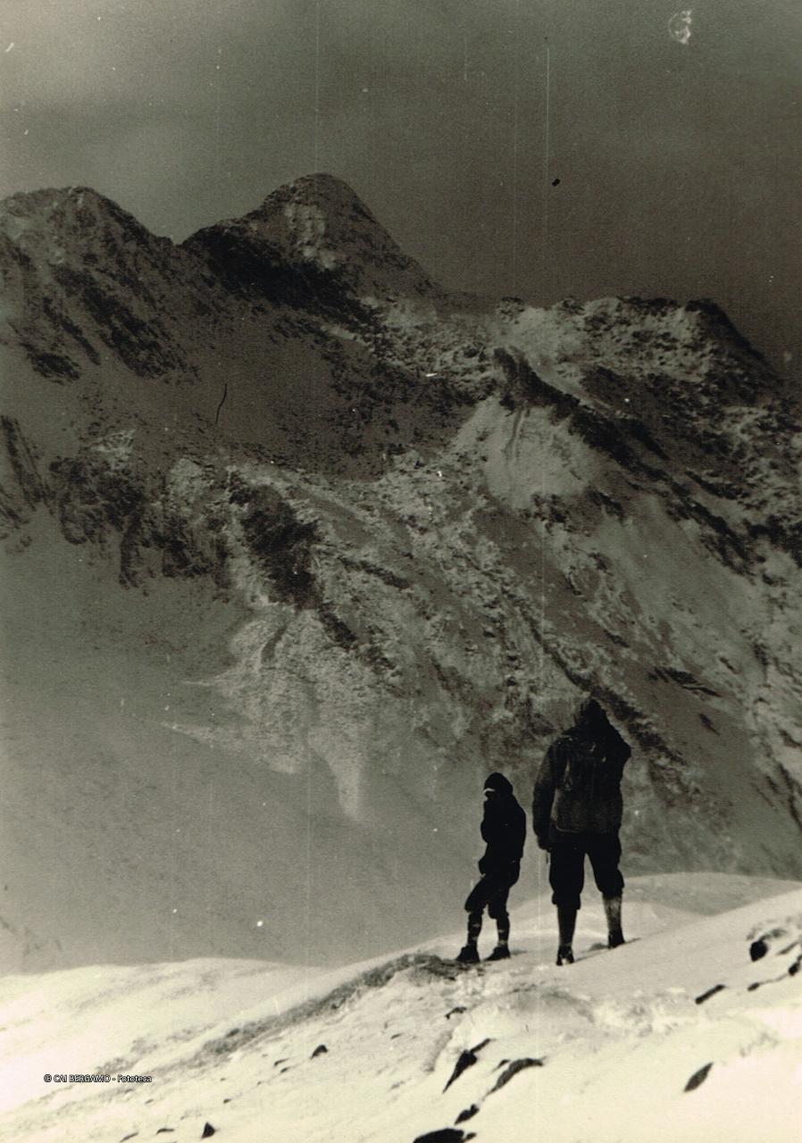 "Sulla cresta del Pizzo Zerna verso il Corno Stella"