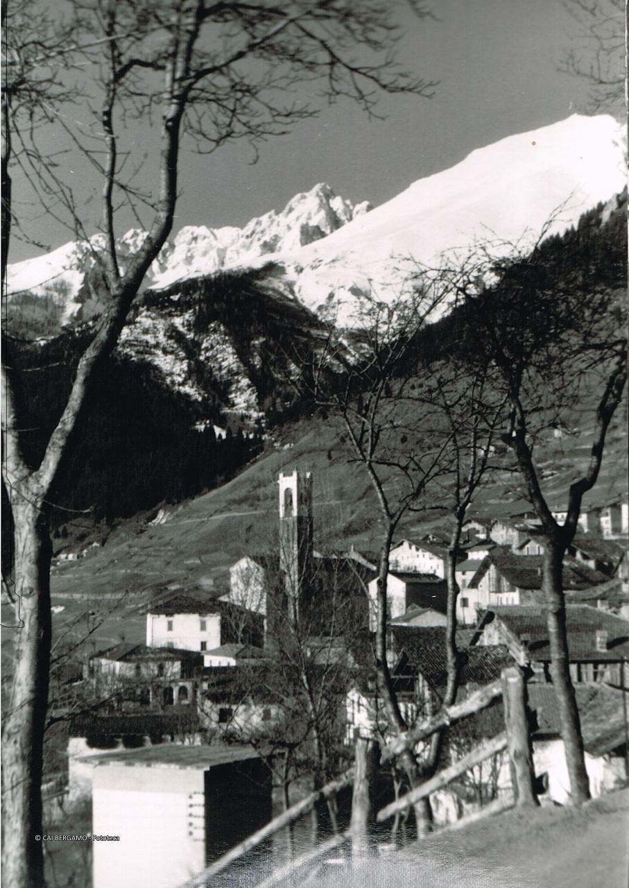 "Pizzo Camino e Monte Sossino da Villa di Lozio"