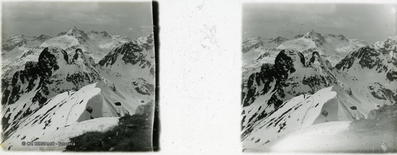 Camminata lungo il crinale innevato con sullo sfondo il Pradella