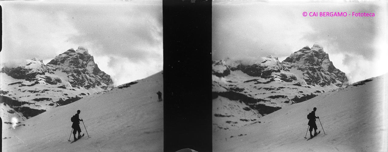 A spasso con gli sci,  sullo sfondo Pic Tindal ed il Cervino
