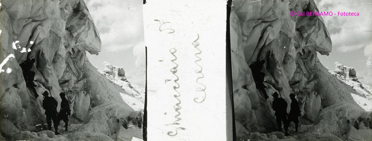 "Ghiacciaio di Cerena", Alpini sotto il ghiacciaio incombente