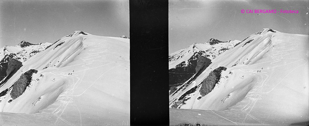 Disegni con gli sci sulla neve del Montebello
