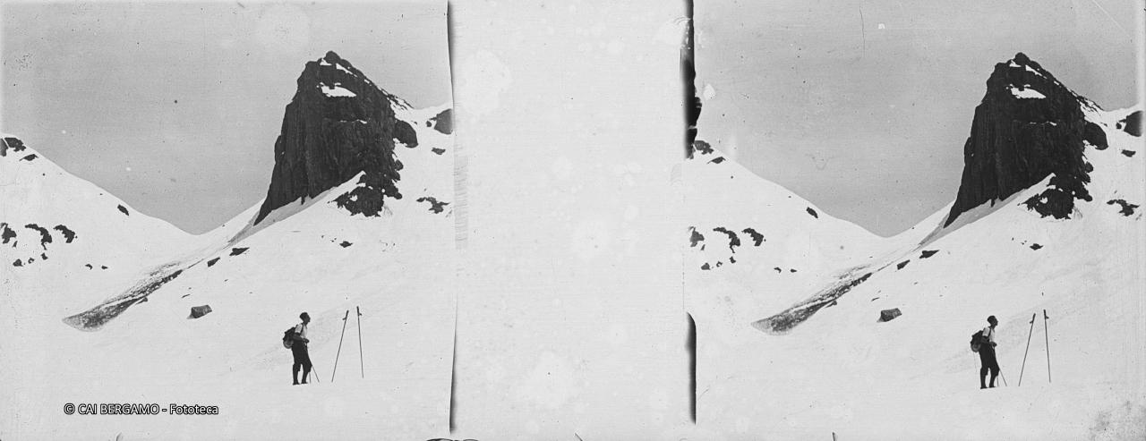 Sciatore poco sotto il passo ed il Poris