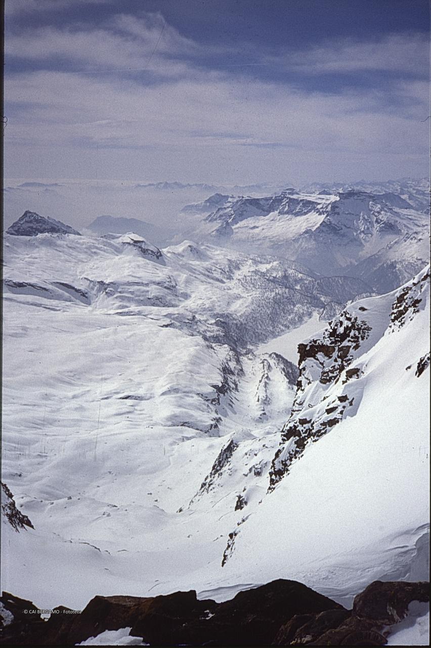 Vista panoramica dalla vetta verso del lago Sabbione
