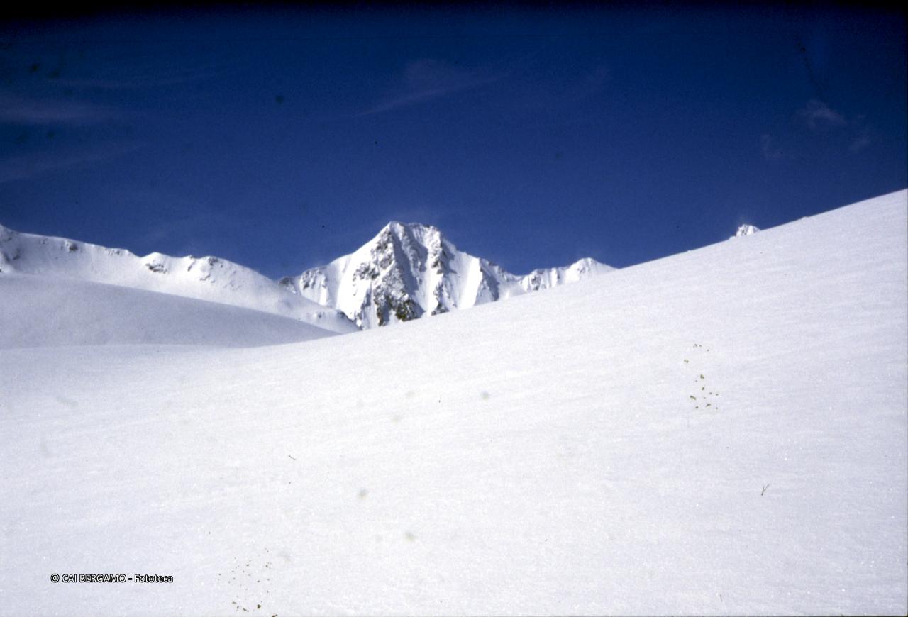 Lo Stotzigen Muttenhorn (3062 m) imbiancato