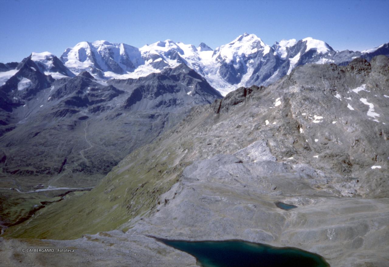 Piz Plalù, Bellavista, Piz Zupò, Piz d'Argient e Piz Bernina con  laghetti dal sentiero