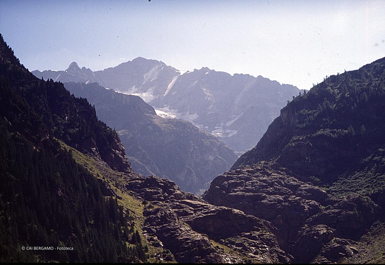 Vista sul Tierberg (3447m)