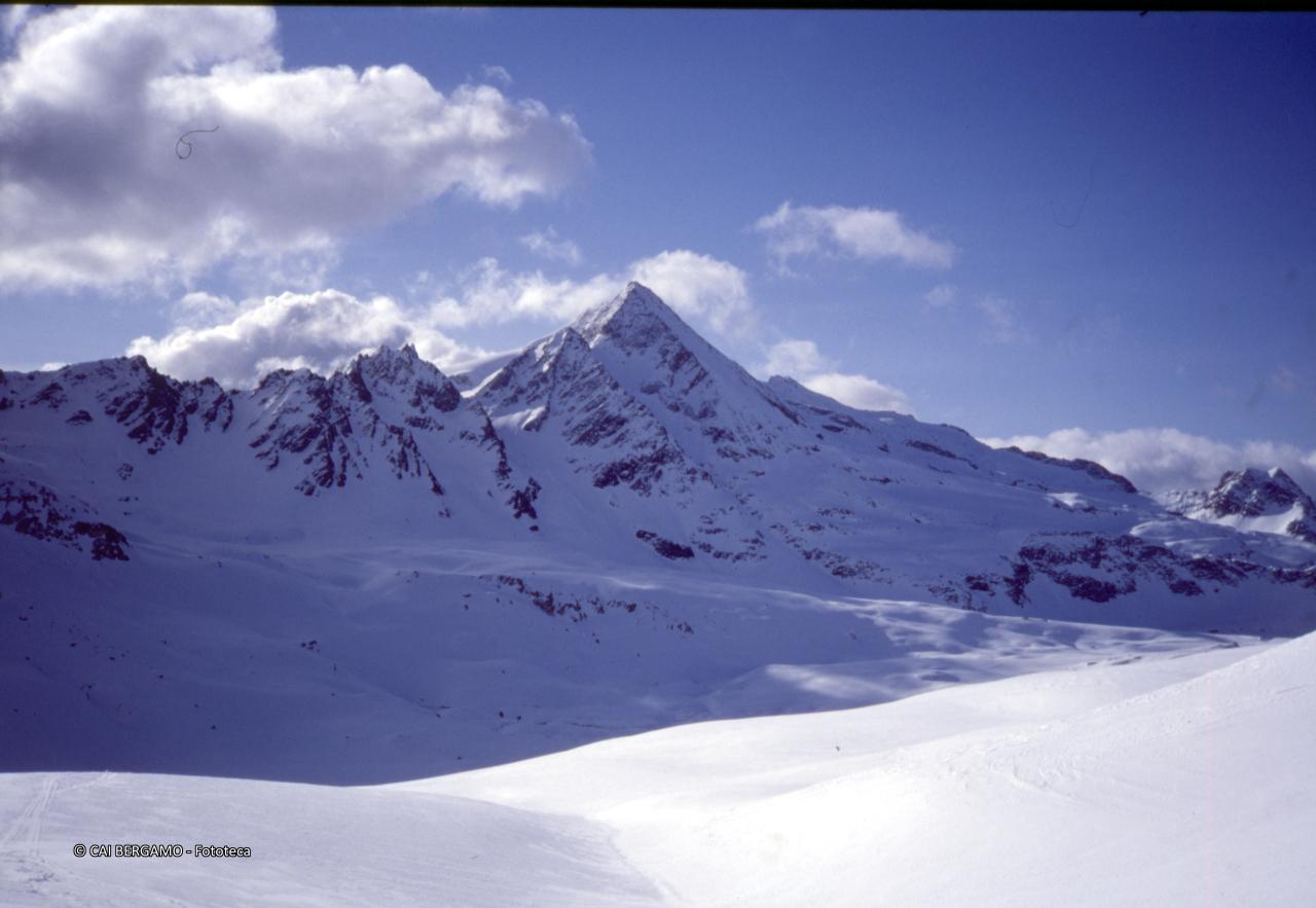 Alpe di Nefelgiù vista sulle cime circostanti