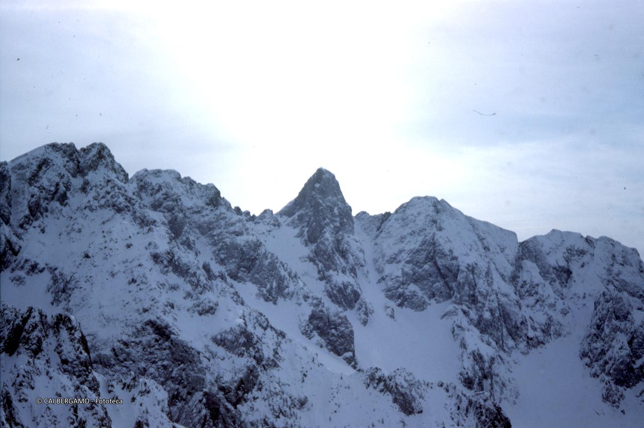 Gruppo del Concarena, da sinistra Cima Casse Larghe, Torre Nino, Cimone della Bagozza e I Crap