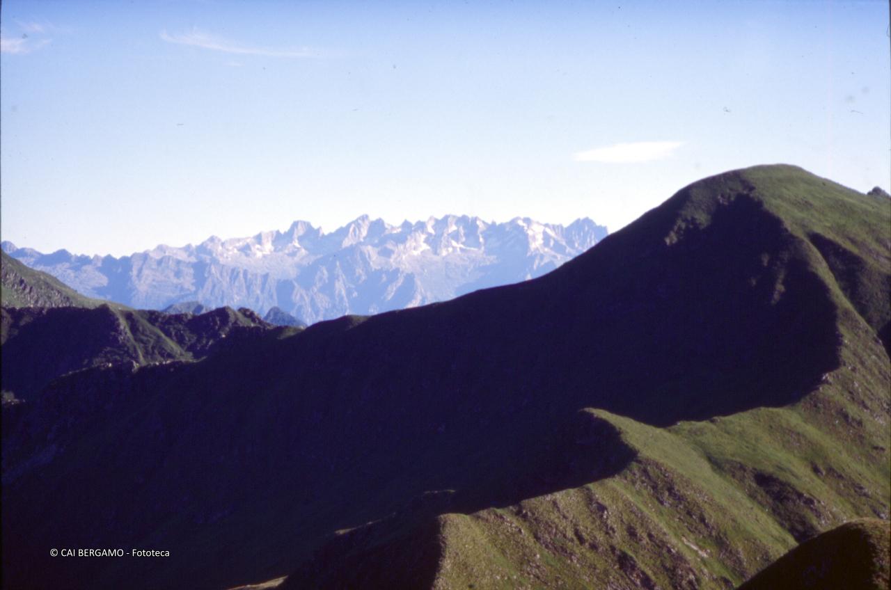 Vista su Badile, Cengalo ed altre cime