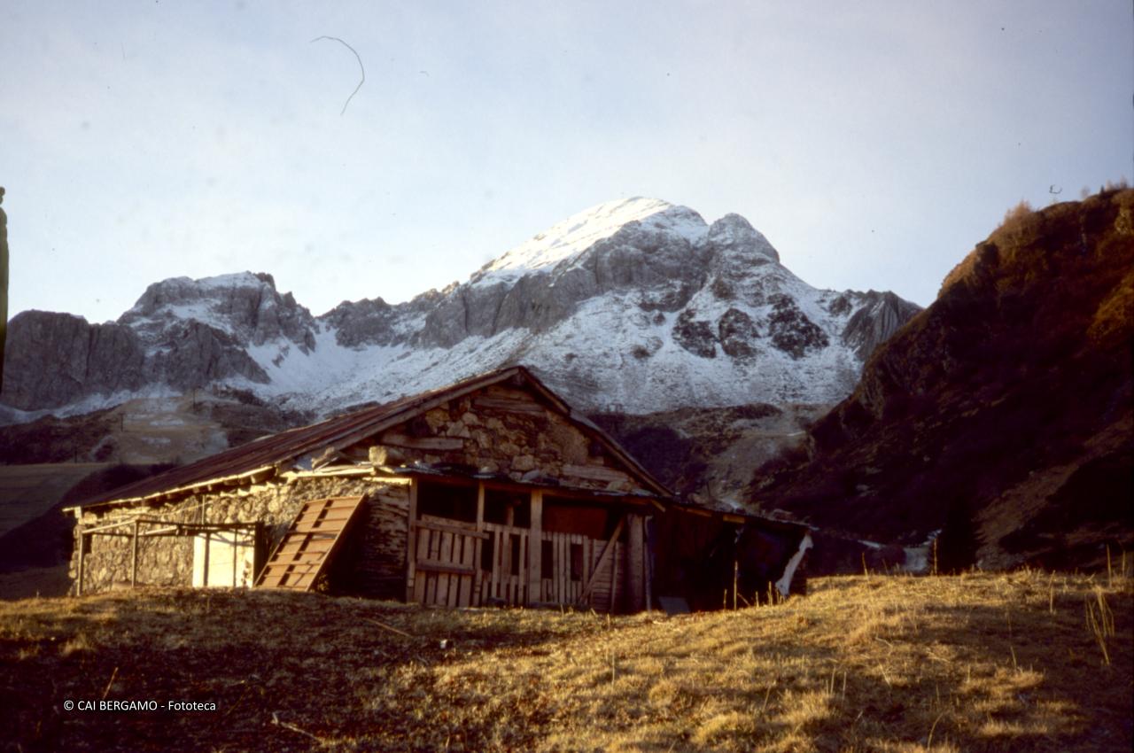 Baitone con retrostanti Monte Cavallo e Pizzo Cavallino a sinistra
