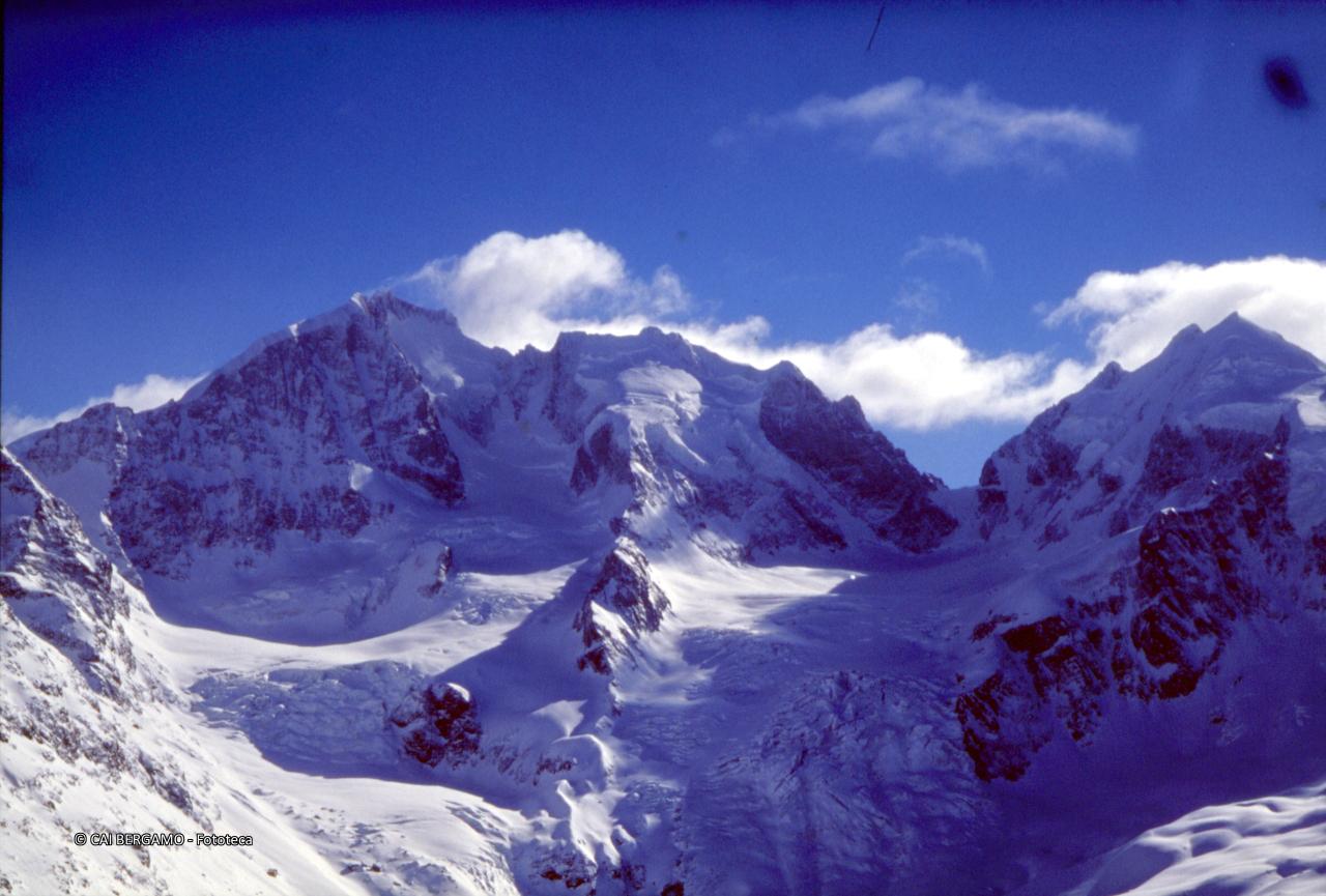 Piz Bernina e Piz Roseg visti da ovest