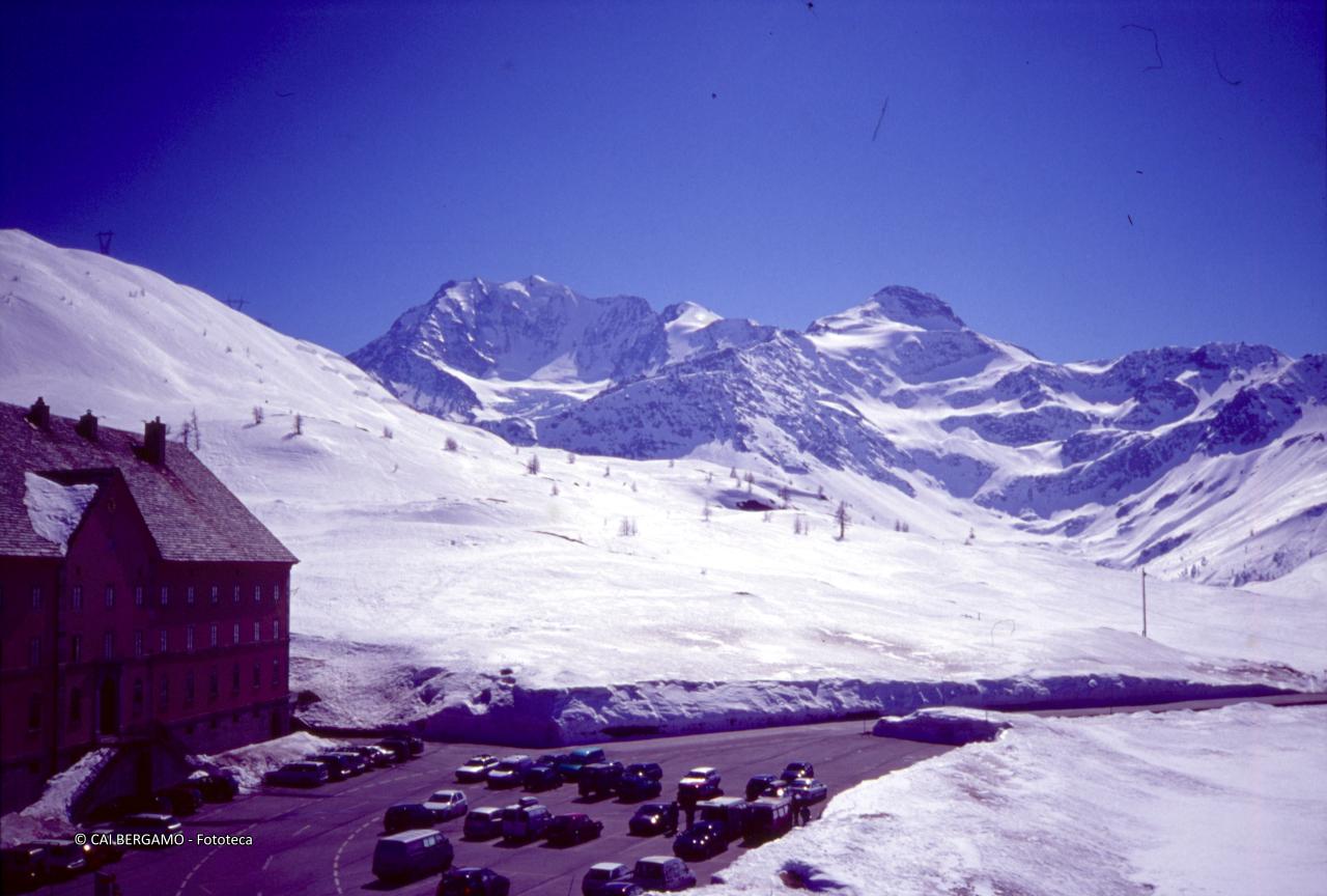 Il nuovo Ospizio al Passo Sempione con vista su Lagginhorn, che spettacolo